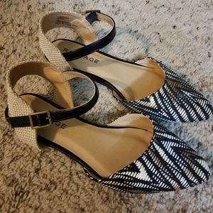 Two tone flats